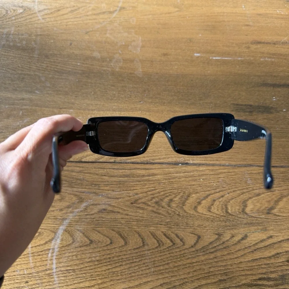 Vehla Tinka Black Rectangle Polarized Sunglasses Chunky Thick Frame Y2K